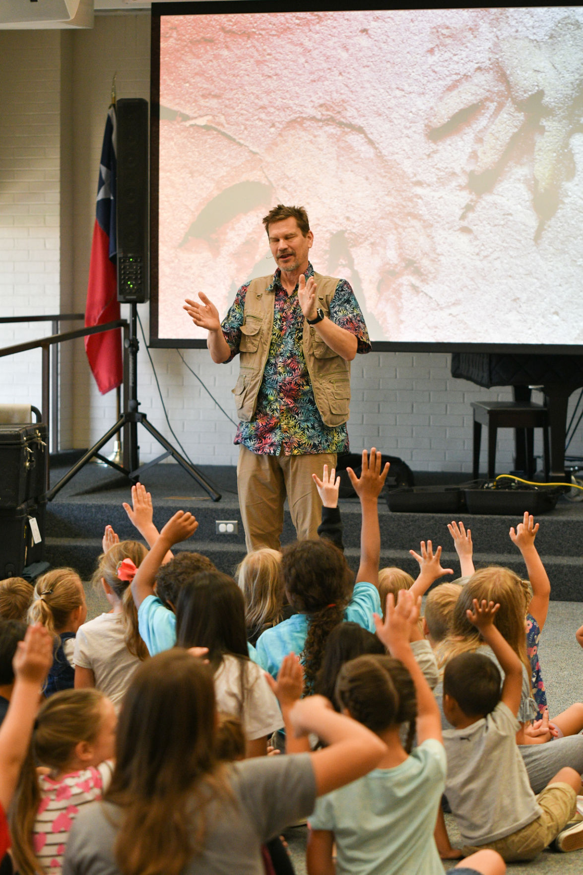 Singing zoologist Lucas Miller visits Bryan library
